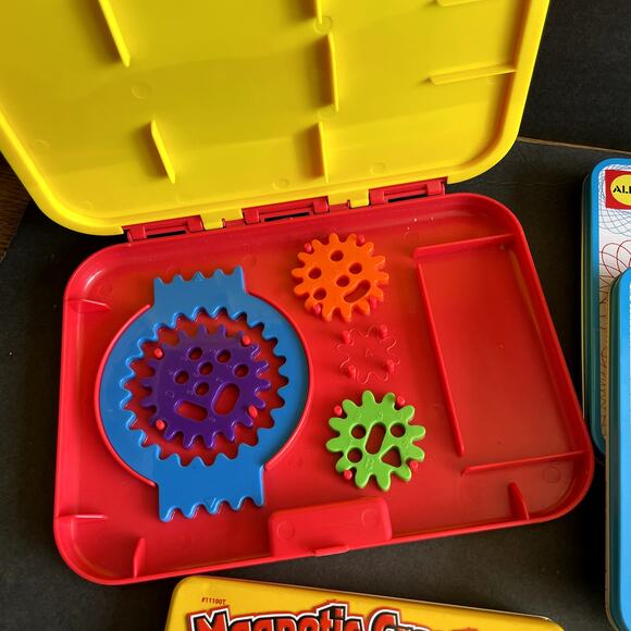 Five Travel Activity Sets Spirograph Gear Art Magnetic Creations - Picture 2 of 5